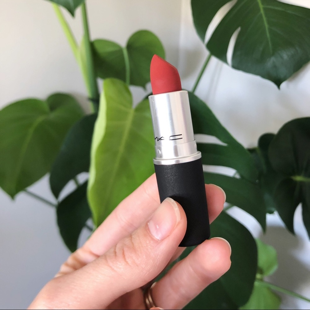 COPY - MAC Powder Kiss lipstick - Devoted to Chili